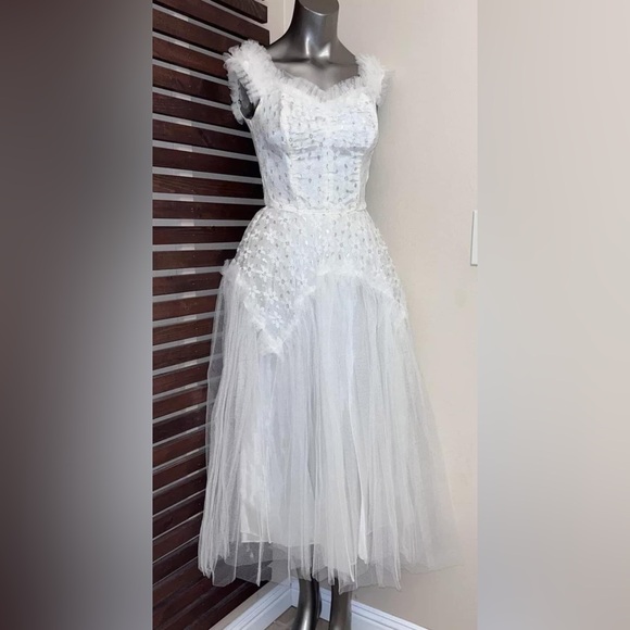 Dresses & Skirts - 1950s Vintage White & Metallic Silver Tulle Layered Wedding Ballerina